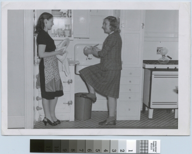 Students washing dishes, Kate Gleason Hall, Rochester Institute of Technology