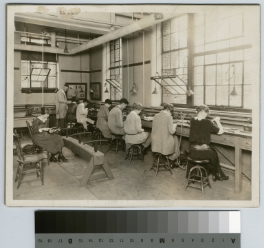 Metalworking class, Department of Applied and Fine Arts, Rochester Athenaeum and Mechanics Institute [1910-1925]  [picture]