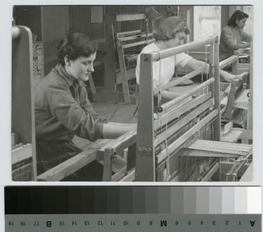 Students weaving, School for American Craftsmen, Rochester Institute of Technology