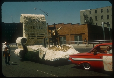 Rochester Institute of Technology's 1962 spring weekend parade float "Common Sense."