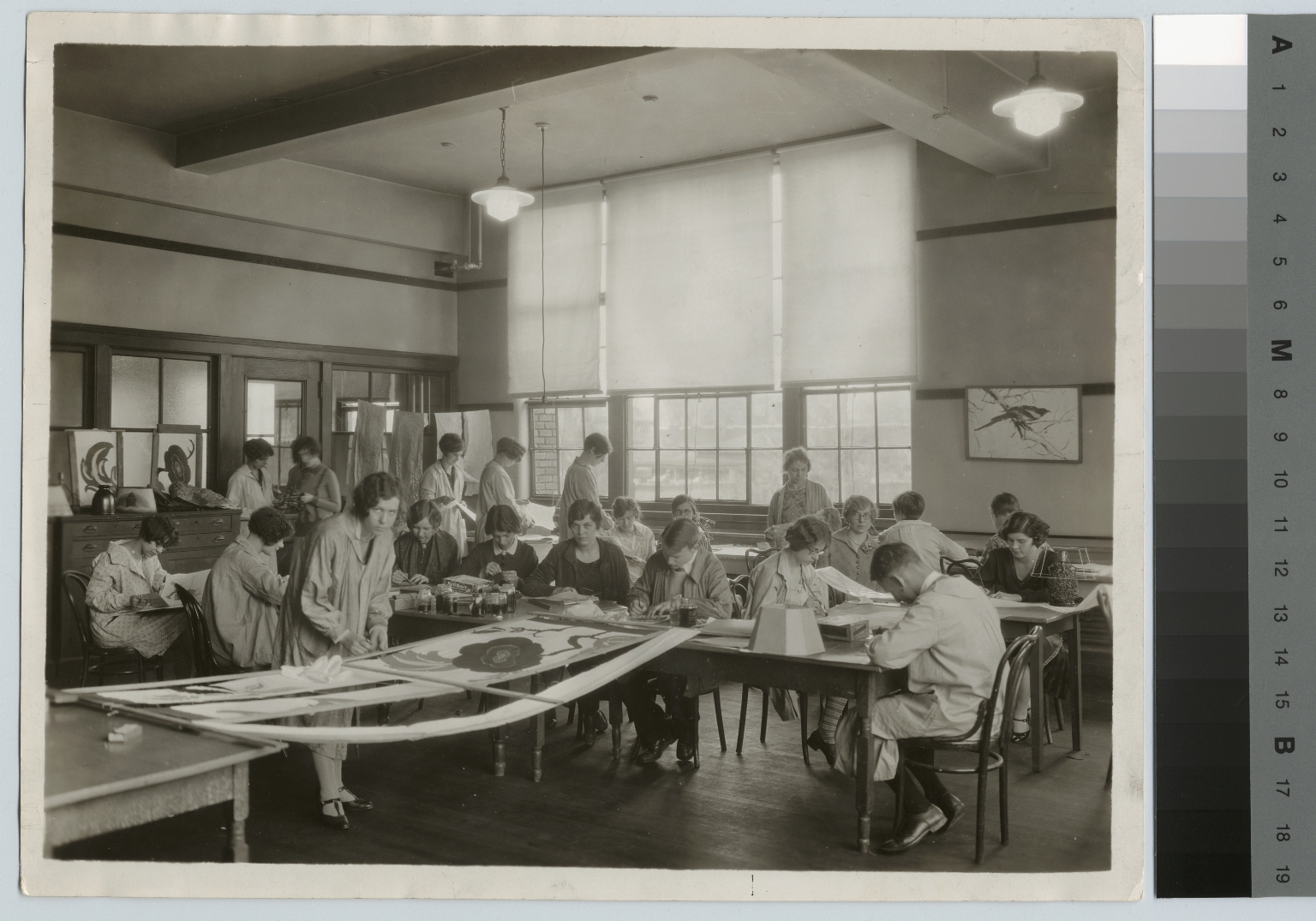 Crafts class, Deparatment of Applied and Fine Arts, Rochester Athenaeum and Mechanics Institute [1915-1930]