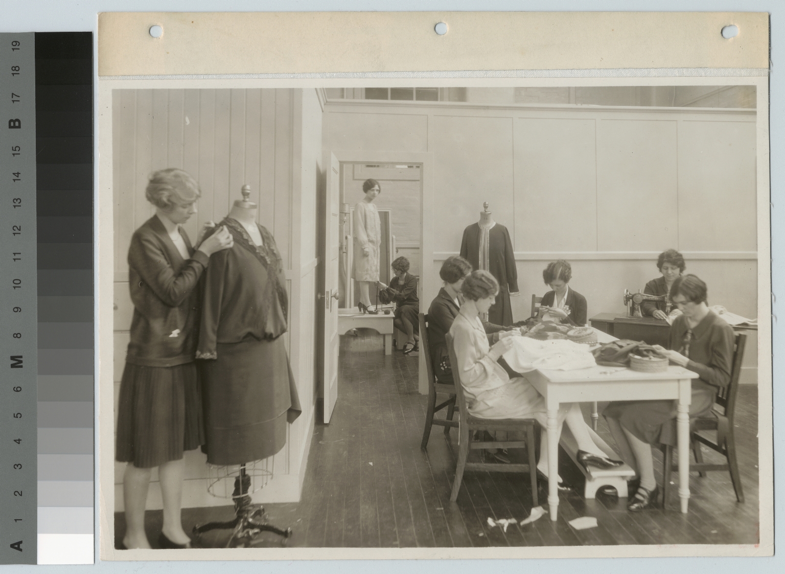 Design and dressmaking class, Department of Household Arts and Science, Rochester Athenaeum and Mechanics Institute [1920-1929]