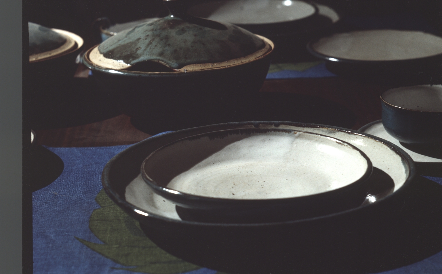 Set of ceramic dishware